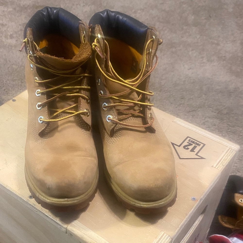 Timberland Tan Leather Boots with Yellow Accents